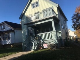 1401 W Melvina St, Unit Upper duplex