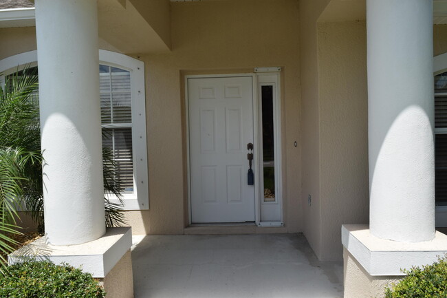 2233 Woodfield Cir in West Melbourne, FL - Building Photo - Building Photo