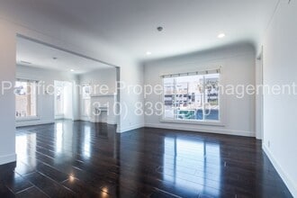 1295 Mullen Ave in Los Angeles, CA - Building Photo - Building Photo