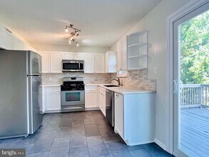 20718 Apollo Terrace in Ashburn, VA - Building Photo - Building Photo