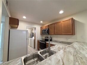 1800 S Edmond St in Las Vegas, NV - Building Photo - Building Photo