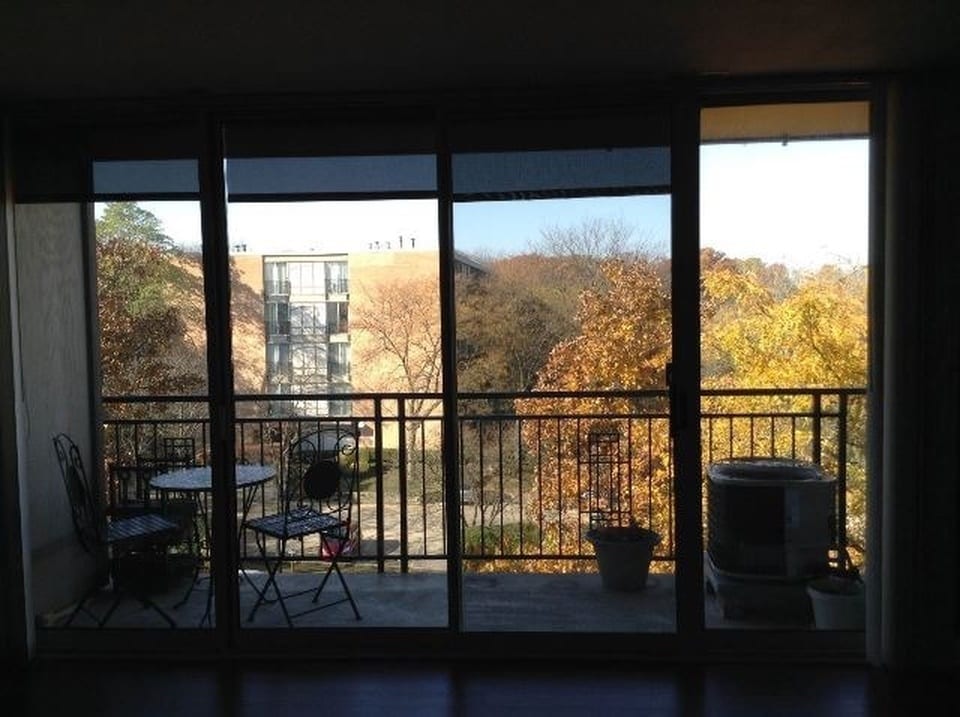 5820 Oakwood Dr in Lisle, IL - Building Photo