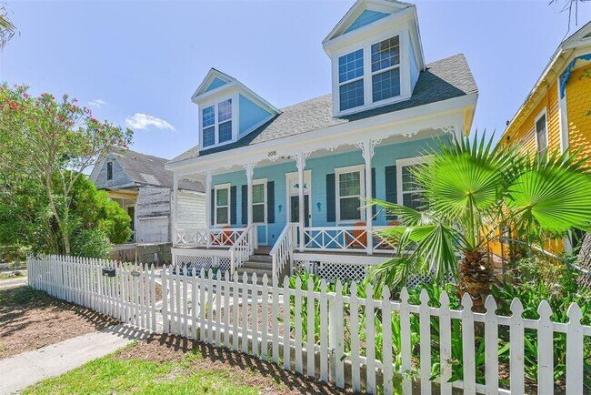 2015 Avenue O in Galveston, TX - Building Photo - Building Photo