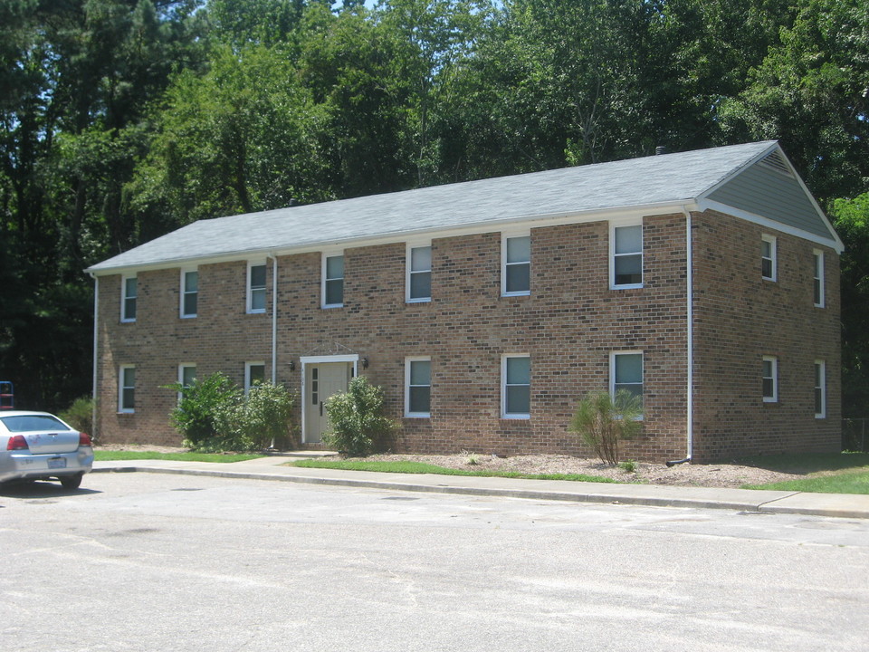 Merrifields Estates Apartments in Portsmouth, VA - Building Photo