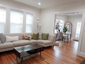 177 Bigelow St, Unit 1 in Boston, MA - Building Photo