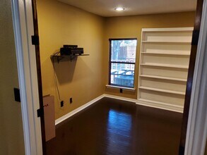 7610 Caillet St in Dallas, TX - Building Photo - Building Photo