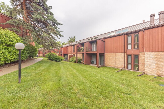 2407 Packard St in Ann Arbor, MI - Building Photo - Building Photo