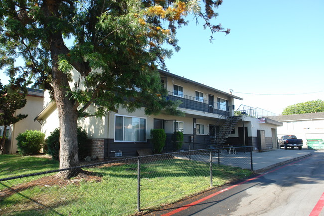 5629 Hoffman Court in San Jose, CA - Foto de edificio - Building Photo