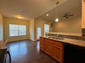 205 Chapel Trail Cir in Waco, TX - Building Photo - Building Photo