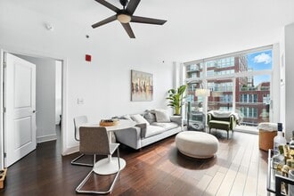 1100 Maxwell Ln in Hoboken, NJ - Building Photo - Building Photo