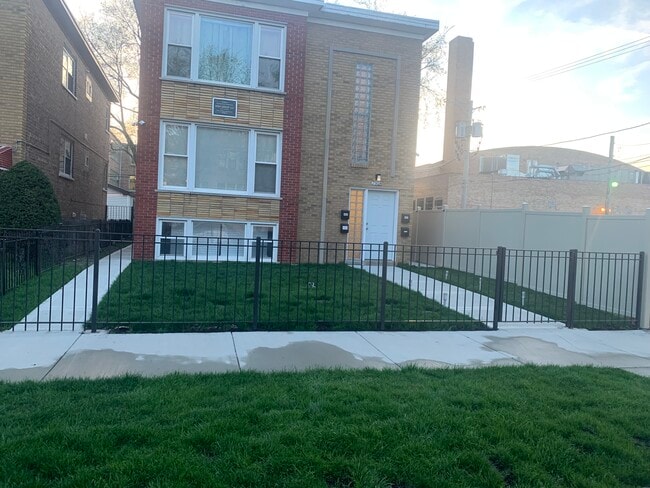 7918 S Wood St, Unit 2