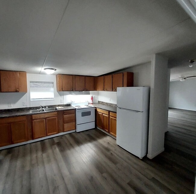 property at 14 Live Oak Ln