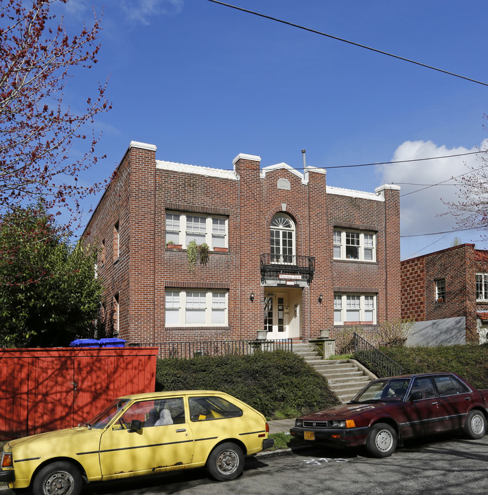 Thurman Apartments in Portland, OR - Building Photo