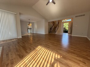 39217 Geneva Dr in Farmington Hills, MI - Building Photo - Building Photo