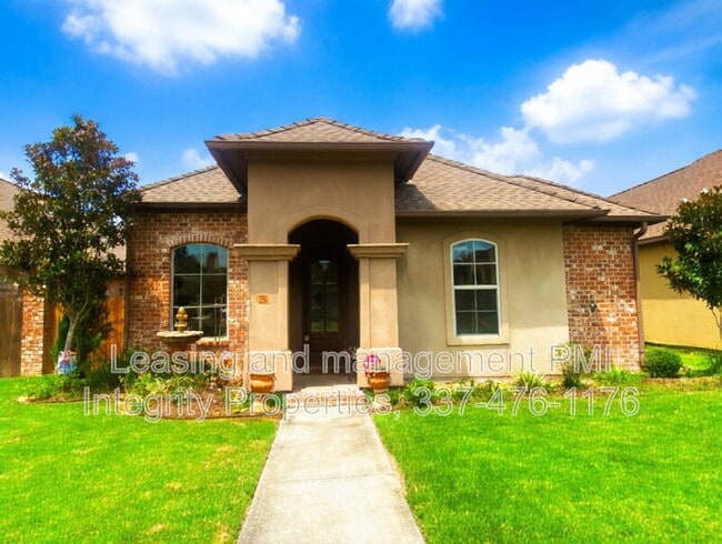 property at 330 Dunvegan Ct