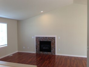 19716 14th Avenue Ct E in Spanaway, WA - Building Photo - Building Photo