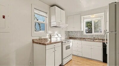 316 32nd Ave E in Seattle, WA - Foto de edificio - Building Photo