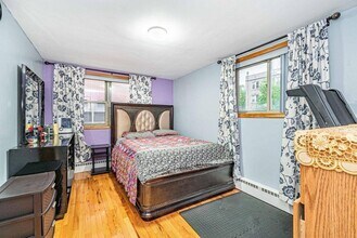 2245 W Farwell Ave, Unit 1A in Chicago, IL - Building Photo - Building Photo