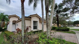 4144 Sapphire Terrace in Weston, FL - Building Photo