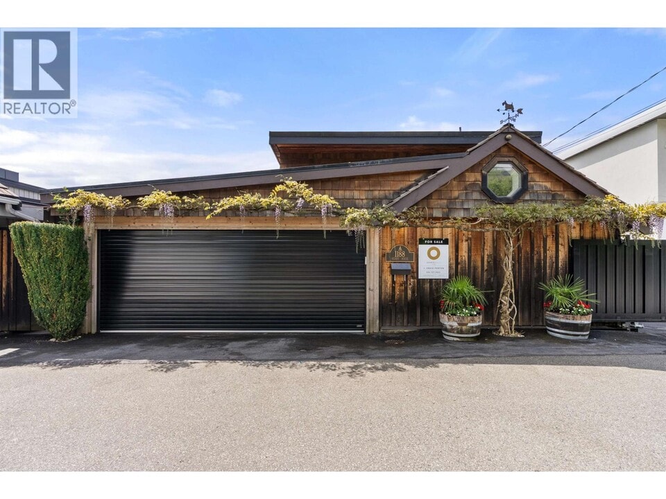 1188 Alderside Rd in Port Moody, BC - Building Photo