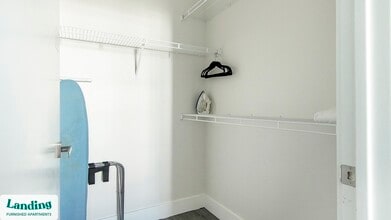 4950 W Prescott St, Unit 5201 in Tampa, FL - Foto de edificio - Building Photo