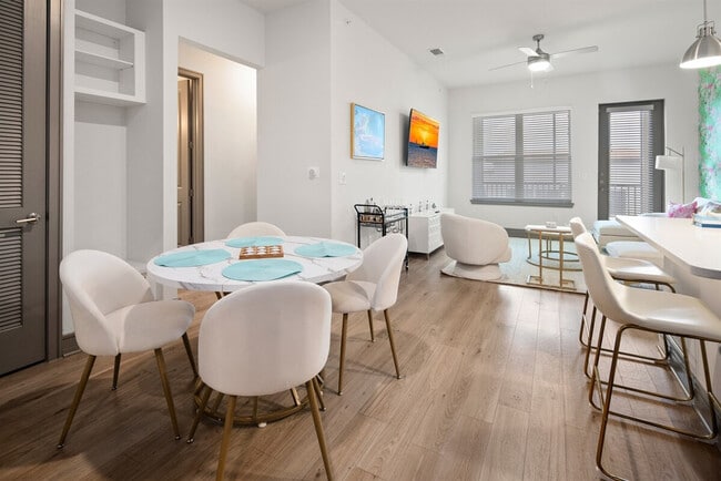 8890 Founders Square Dr, Unit SI ID1290664P in Naples, FL - Foto de edificio - Building Photo