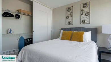 305 Dr. M.L.K. Jr St S, Unit 804 in St. Petersburg, FL - Foto de edificio - Building Photo