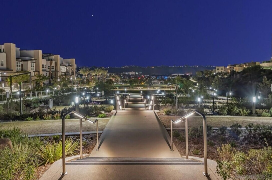 7777 Stylus Dr in San Diego, CA - Building Photo