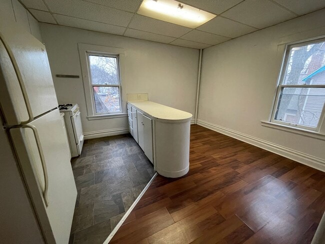 property at 802-806 W Cedar St