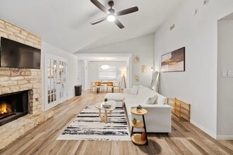 9613 Meadowheath Dr in Austin, TX - Building Photo - Building Photo