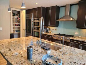 140 E Rio Salado Pky in Tempe, AZ - Building Photo - Building Photo