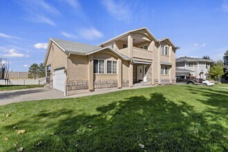 3666 Pearblossom Cir in Salt Lake City, UT - Building Photo - Building Photo