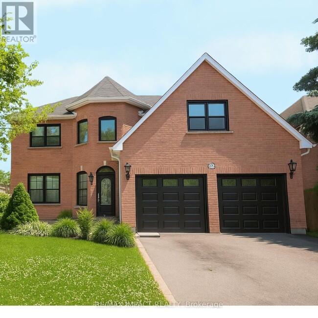 property at 28 Fairmeadow Pl