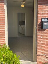 1426 Clinton St in Aurora, CO - Foto de edificio - Building Photo