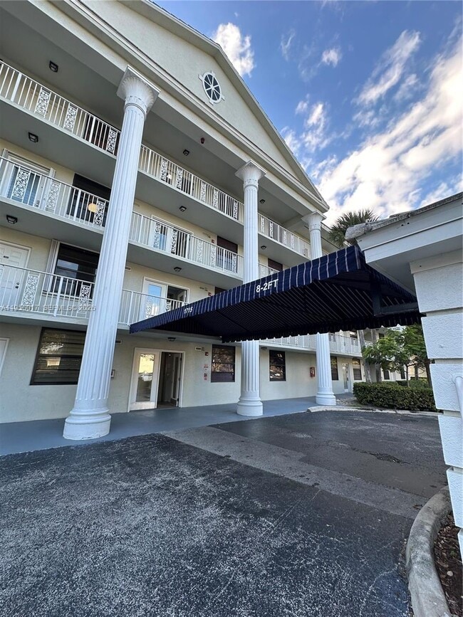 property at 1715 Whitehall Dr