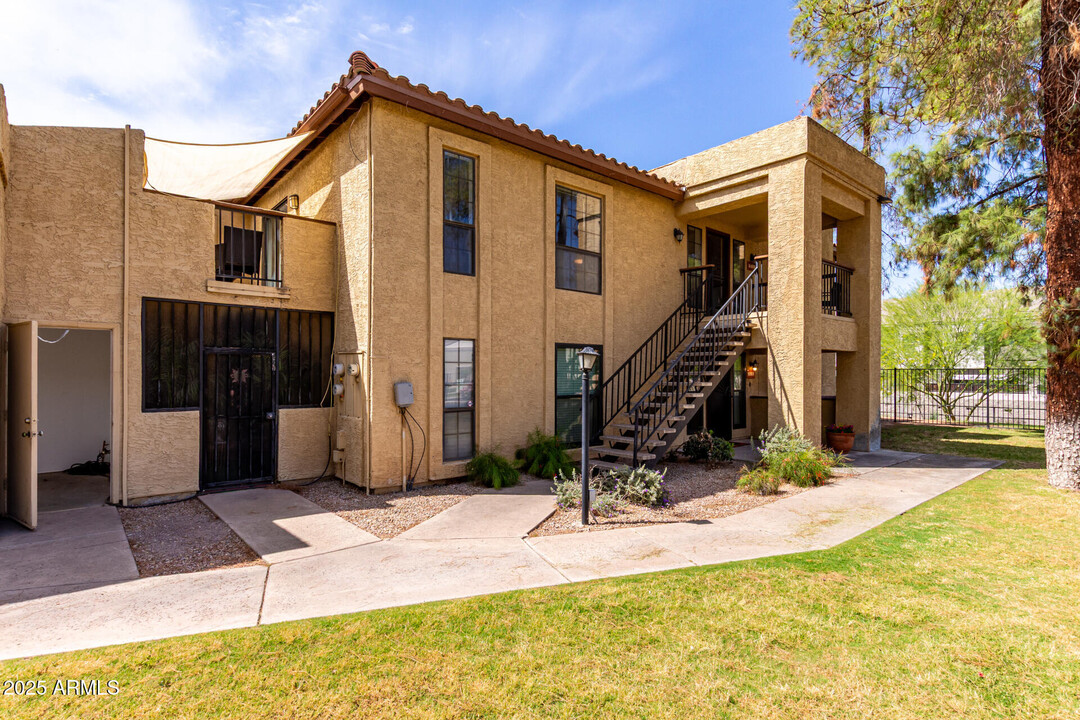 8214 N 21st Dr in Phoenix, AZ - Building Photo