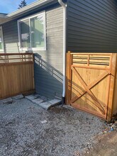 806 SW Henderson St in Seattle, WA - Building Photo - Building Photo