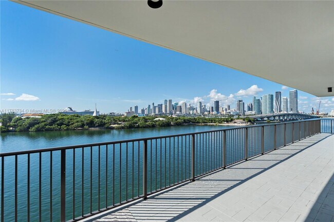 property at 1000 Venetian Way
