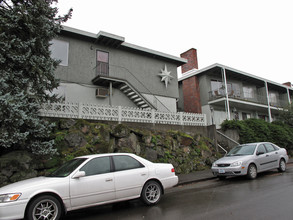 Eden West Apartments in Oregon City, OR - Building Photo - Building Photo