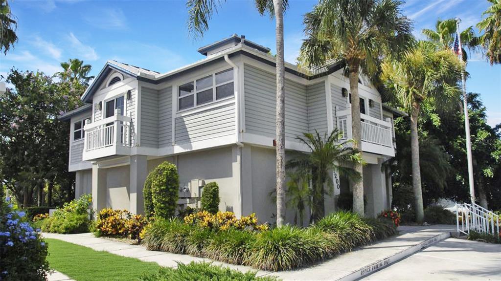1200 Siesta Bayside Dr in Sarasota, FL - Building Photo