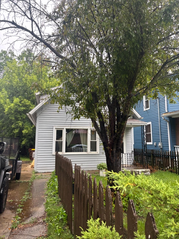 property at 1422 Benton St