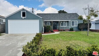 6633 W 87th Pl in Los Angeles, CA - Building Photo