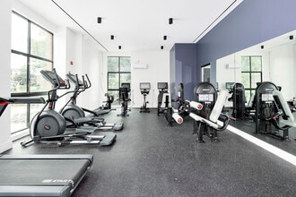 Vistas of Annandale in Annandale, VA - Foto de edificio - Interior Photo