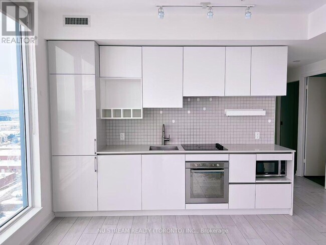 5 Buttermill Ave. in Vaughan, ON - Building Photo - Building Photo