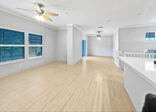 3301 N Park Dr, Unit 1813 in Sacramento, CA - Foto de edificio - Building Photo