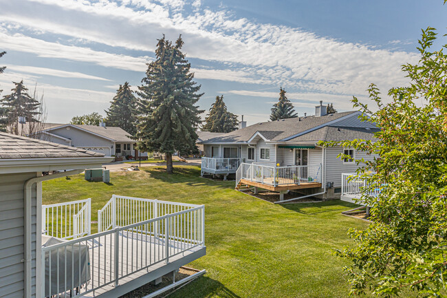 Horizon Village Glen Allan in Sherwood Park, AB - Building Photo - Building Photo