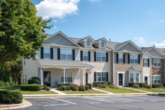 Creekside Townhomes in Durham, NC - Building Photo - Building Photo