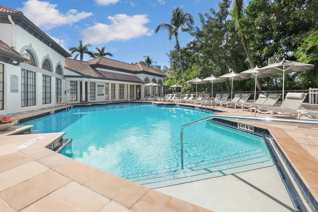 Promenade at Aventura Apartments in Aventura, FL - Foto de edificio - Building Photo