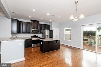 5525 Peanuts Ln in Waldorf, MD - Foto de edificio - Building Photo