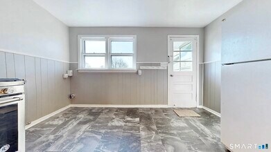 150 Adams St in Stratford, CT - Building Photo - Building Photo